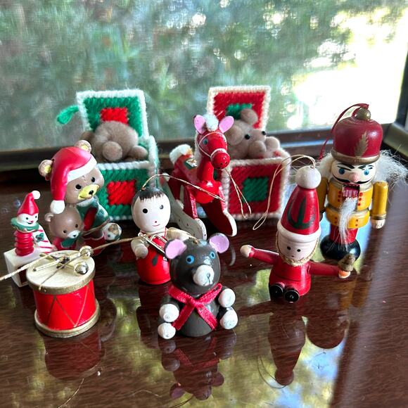 Lot of 10 Vintage Christmas Ornaments Wood & Plastic Canvas Holiday Set - Picture 2 of 12